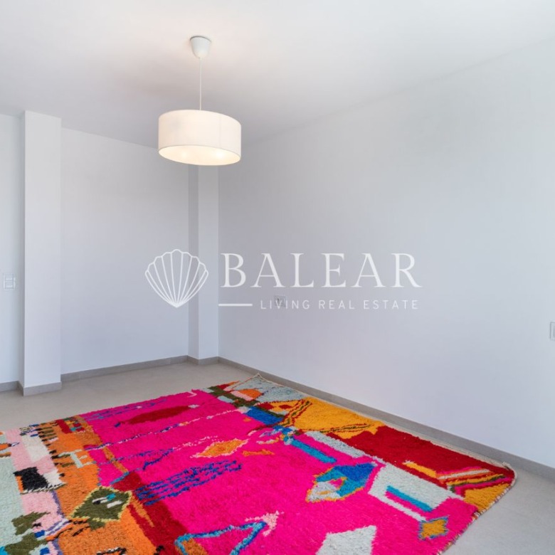 Armario empotrado en habitación principal en casa Sa Cabaneta